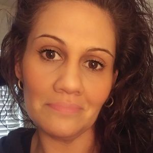 Meet your Posher, Alexia